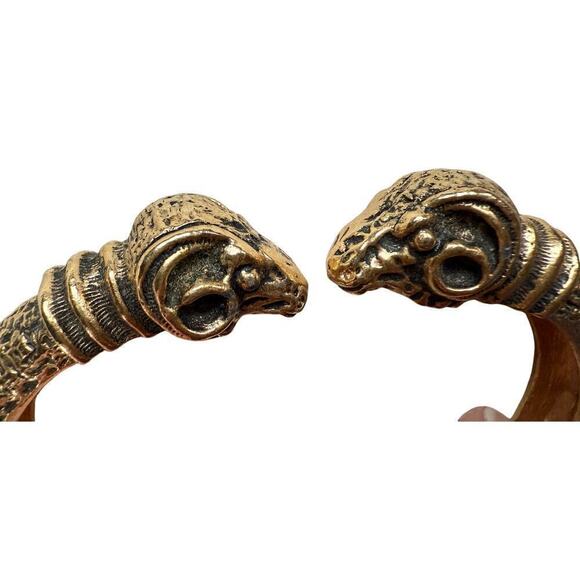 Vtg Egyptian Revival Gold Tone Rams Head Bypass Spring Hinge Bangle Bracelet - Picture 3 of 5